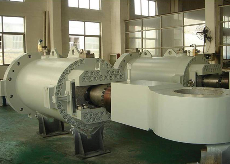向家壩電站水輪機接力器，單機容量80萬千瓦
